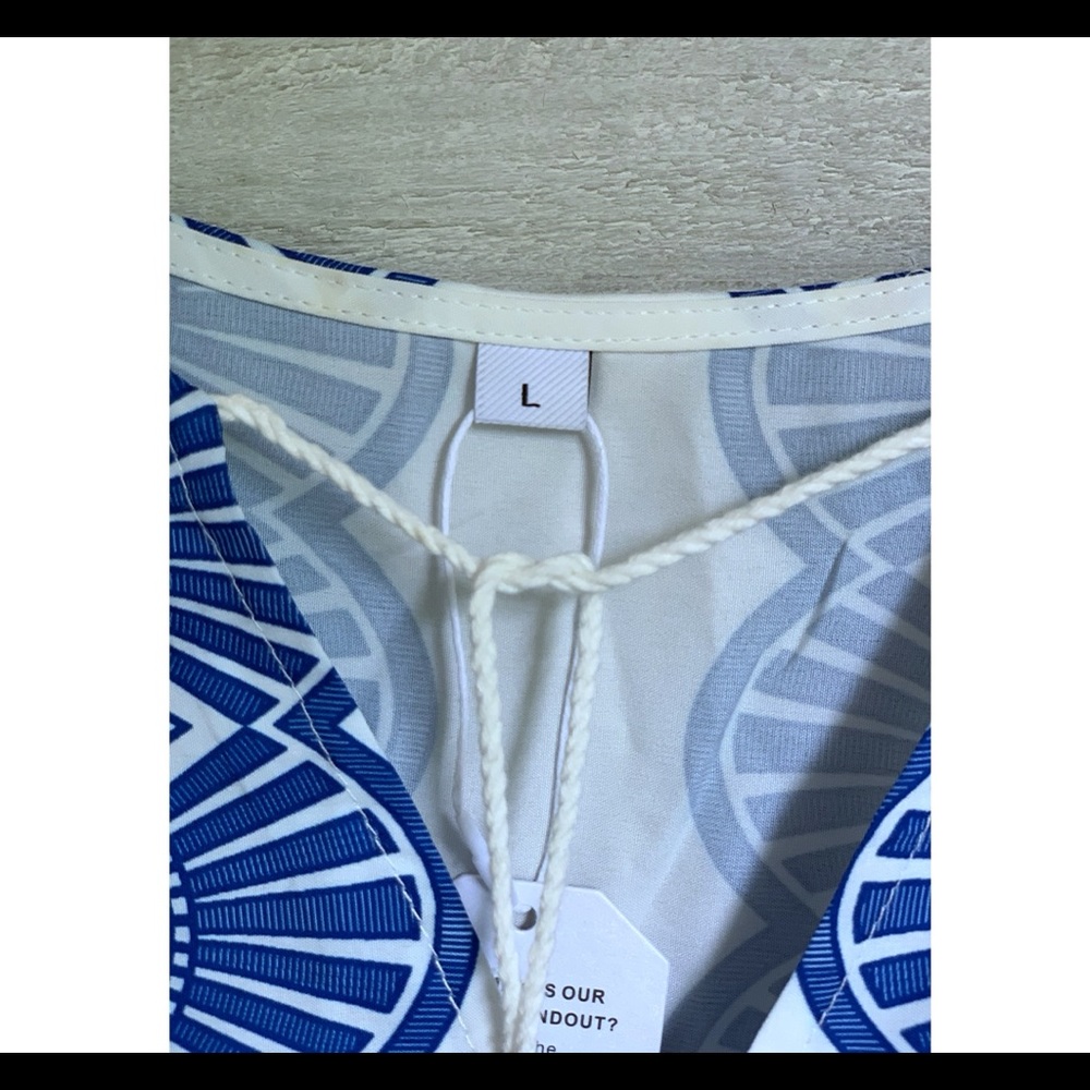 Blue & white graphic dress - Picture 6 of 8